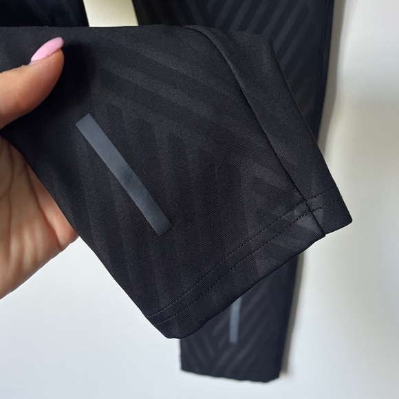 Adidas Black Chevron CLIMALITE Leggings size small - Picture 6 of 6